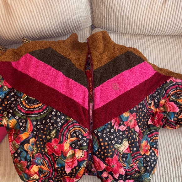 FARM Rio Multicolor Floral Puffer Jacket - Picture 3 of 7